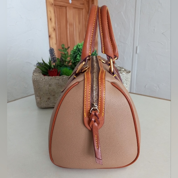 Dooney & Bourke, AWL, 3.0 Barrel Satchel 28, in Taupe - Picture 7 of 16